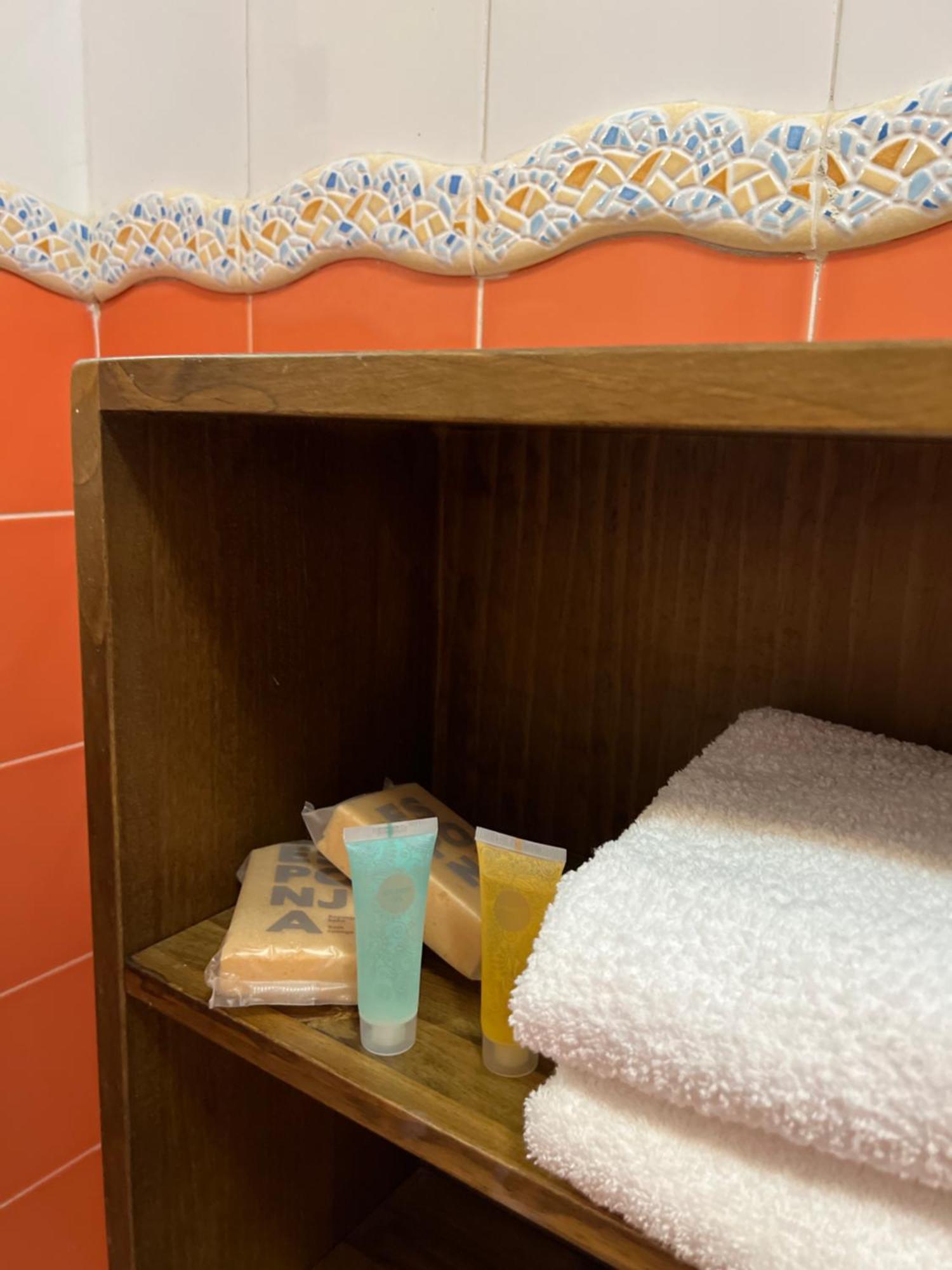 Apartamentos Los Parrales ビジャルバ・デ・ラ・シエラ エクステリア 写真